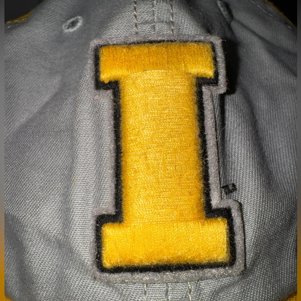 Iowa Hawkeyes baseball hat - Picture 4 of 6